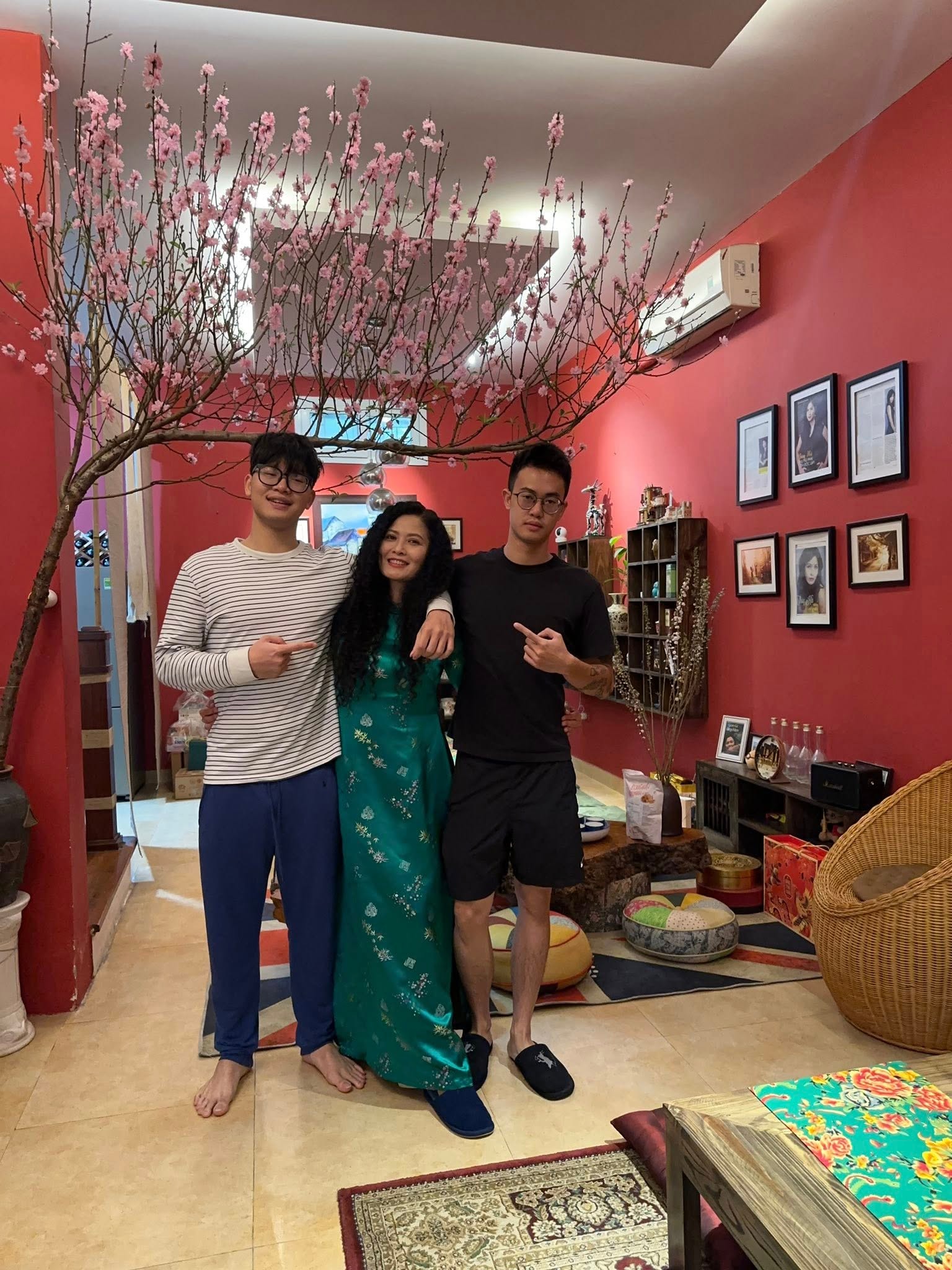 Con trai của nữ diễn viên “Mưa đỏ” nghe lời mẹ, không theo đuổi sự nghiệp diễn xuất- Ảnh 8. Con trai của nữ diễn viên “Mưa đỏ” nghe lời mẹ, không theo đuổi sự nghiệp diễn xuất- Ảnh 8.