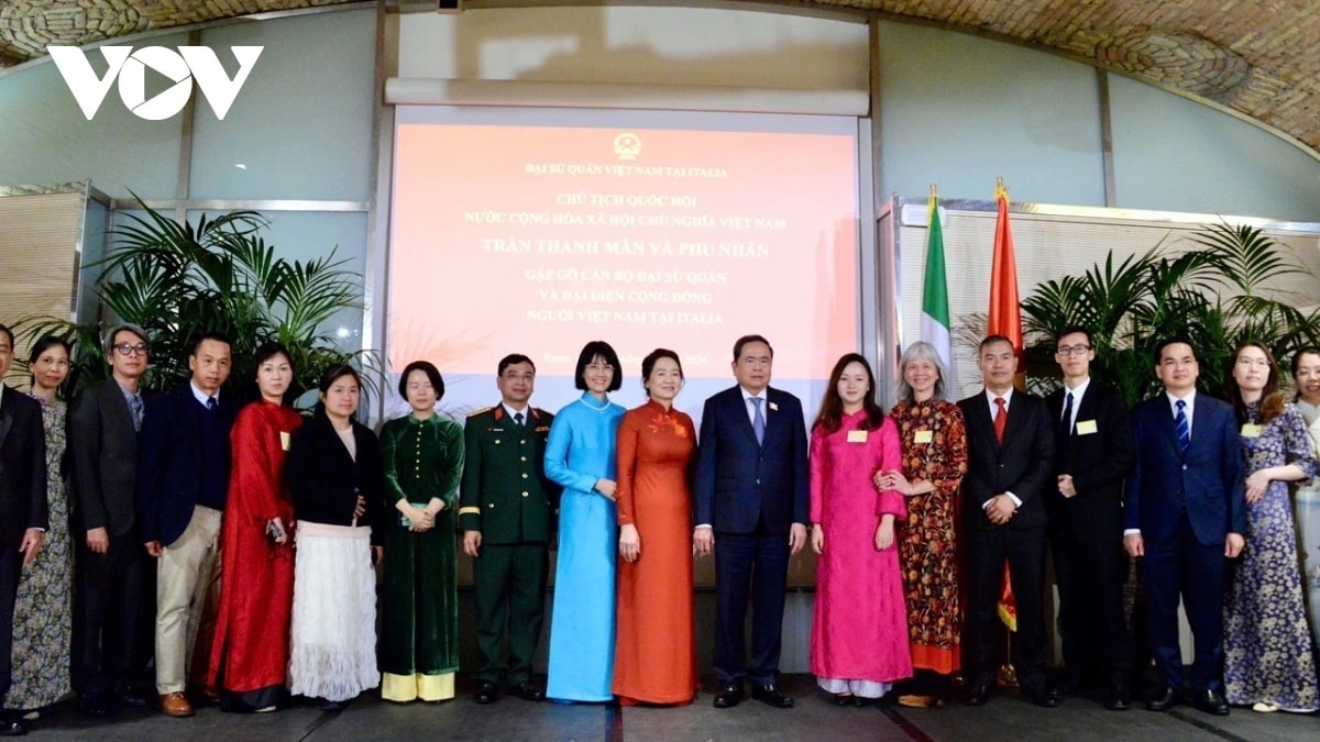 Chủ tịch Quốc hội Trần Thanh Mẫn và Phu nhân gặp mặt cộng đồng người Việt Nam tại Italia.