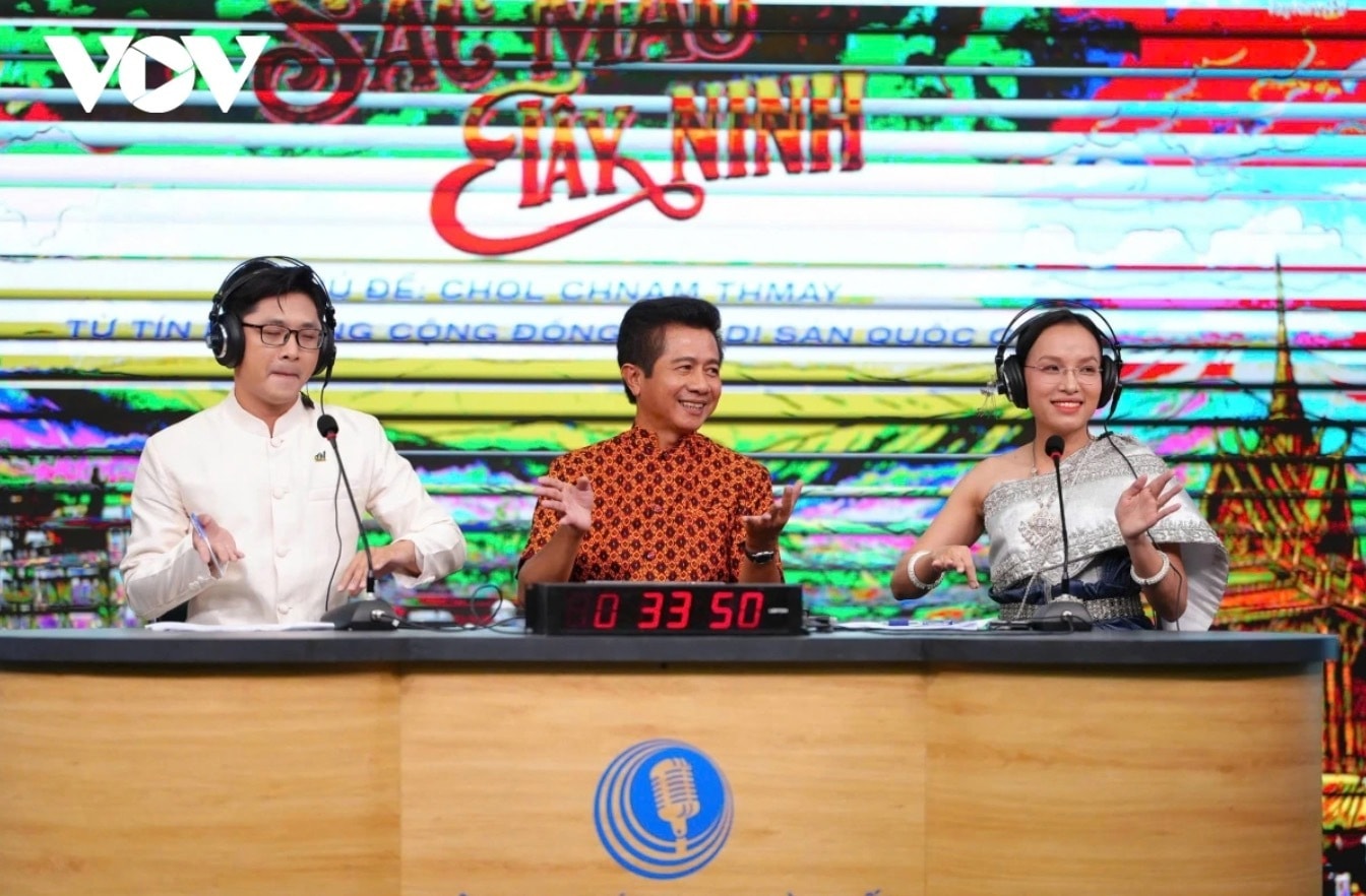 Dấu ấn nổi bật trong các chương trình phát thanh trực tiếp là bám sát hơi thở đời sống, phản ánh kịp thời những vấn đề thời sự.