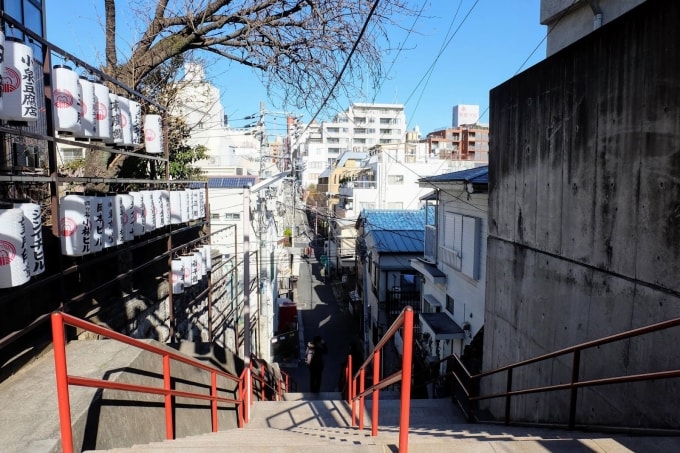 Con dốc nổi tiếng ở Tokyo sau bộ anime Your Name. Ảnh: The Good Men