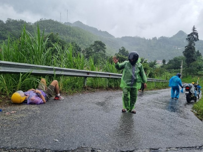 Một du khách cùng đoàn Cian gặp nạn trong ngày thứ hai khi tự lái xe. Ảnh: NVCC