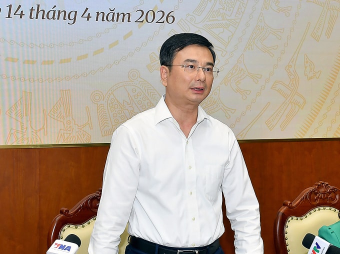 Phó Thống đốc Phạm Thanh Hà phát biểu tại họp báo ngày 14/4. Ảnh: SBV