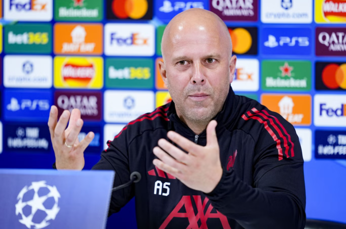 HLV Arne Slot trong buổi họp báo trước trận Liverpool gặp PSG ở lượt về tứ kết Champions League ngày 13/4. Ảnh: PA Wire