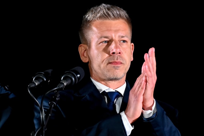 Peter Magyar, lãnh đạo đảng Tisza, phát biểu tại Budapest, Hungary ngày 12/4. Ảnh: AP