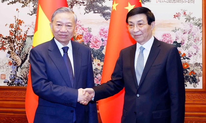 Tổng Bí thư, Chủ tịch nước Tô Lâm và Chủ tịch Chính hiệp toàn quốc Trung Quốc Vương Hộ Ninh. Ảnh: TTXVN