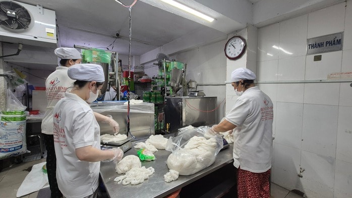 Xử phạt Bún tươi Nguyễn Bính: Tiếng nói các bên - Ảnh 2.