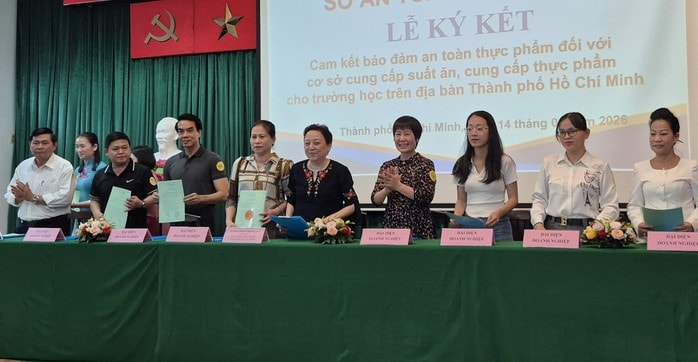 Giám đốc Sở An toàn thực phẩm TPHCM lên tiếng về suất ăn bán trú gián đoạn - Ảnh 3.