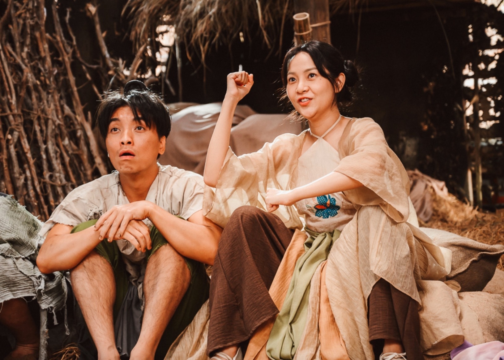 Tam Triều Dâng và Ngọc Trai đóng cặp trong phim.