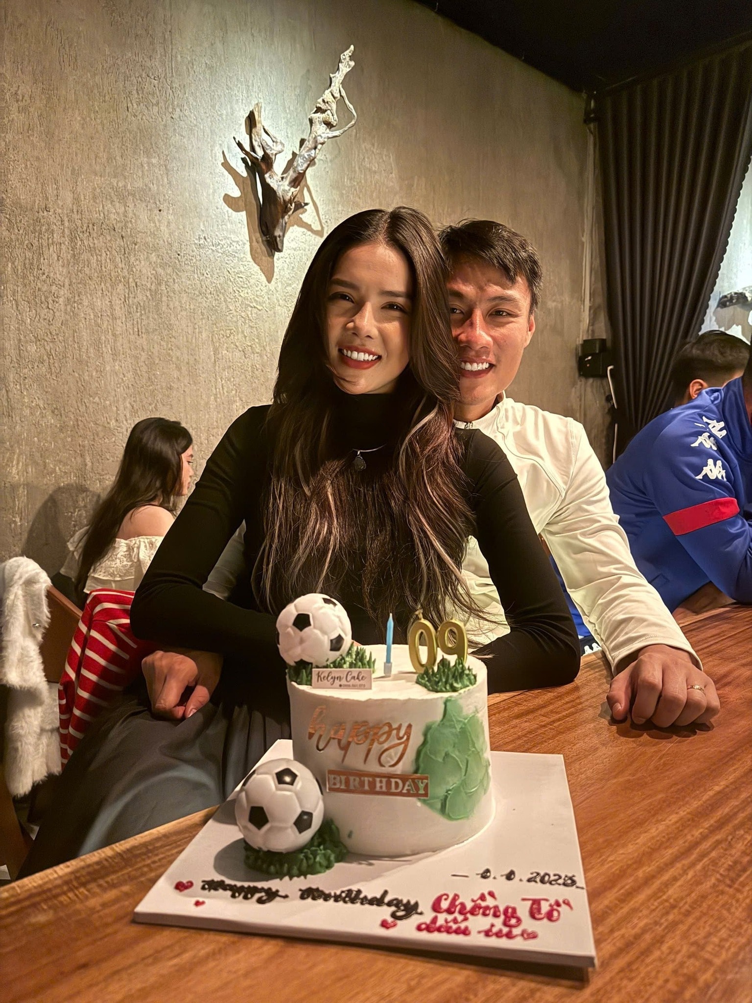 Vợ chồng Mạc Hồng Quân vượt nhiều sóng gió để bên nhau.