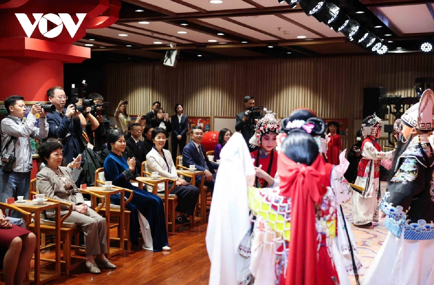 Phu nhân Ngô Phương Ly thăm Trung tâm Tống Khánh Linh tại Bắc Kinh, Trung Quốc - 6