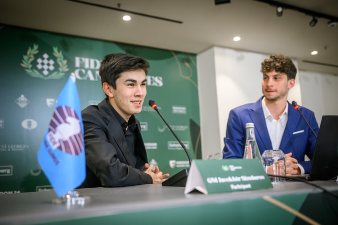 Sindarov trong họp báo sau chức vô địch Candidates 2026. Ảnh: FIDE