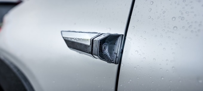 Camera gắn bên ngoài xe. Ảnh: Vietmap