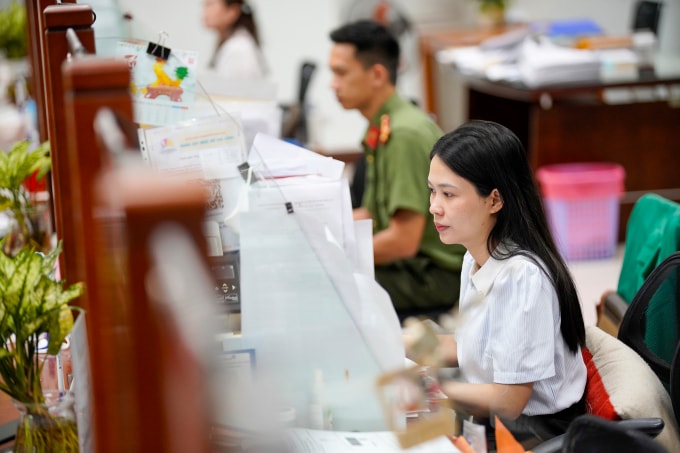 Công chức làm việc tại Trung tâm hành chính TP Đà Nẵng, tháng 5/2025. Ảnh: Nguyễn Đông