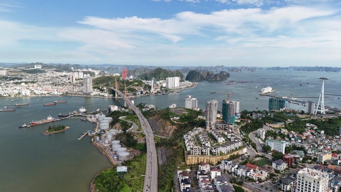 Cầu Bãi Cháy - Quảng Ninh. Ảnh: Lê Tân