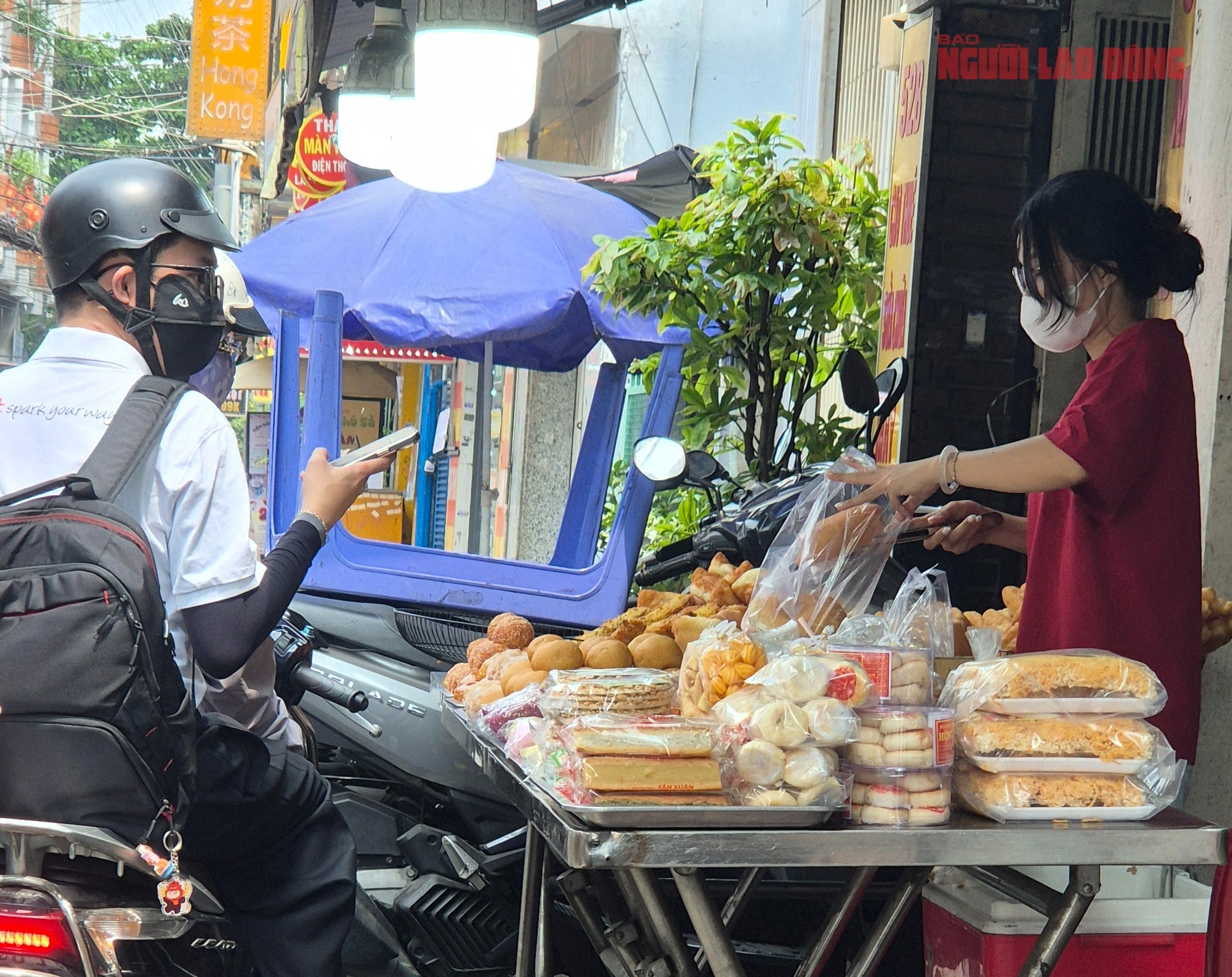 Thức ăn đường phố TPHCM: Không có chuyện dẹp lọai hình kinh doanh này - Ảnh 2. Thức ăn đường phố TPHCM: Không có chuyện dẹp lọai hình kinh doanh này - Ảnh 2.