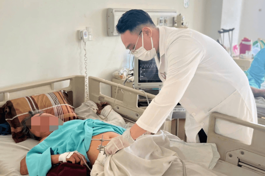 Bệnh nhân gãy khung chậu có thể nguy kịch nếu bị di chuyển sai cách