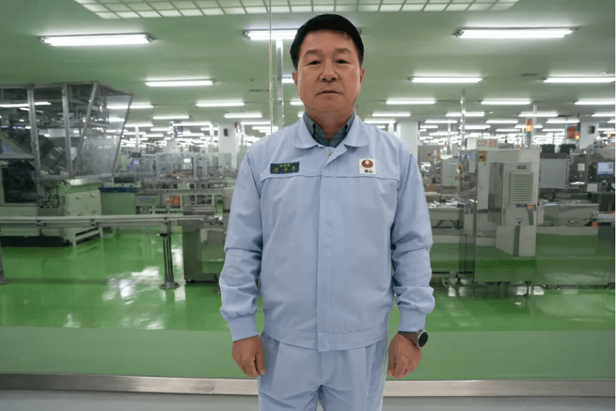 ong-sang-hoon-kim-quan-ly-nha-may.png