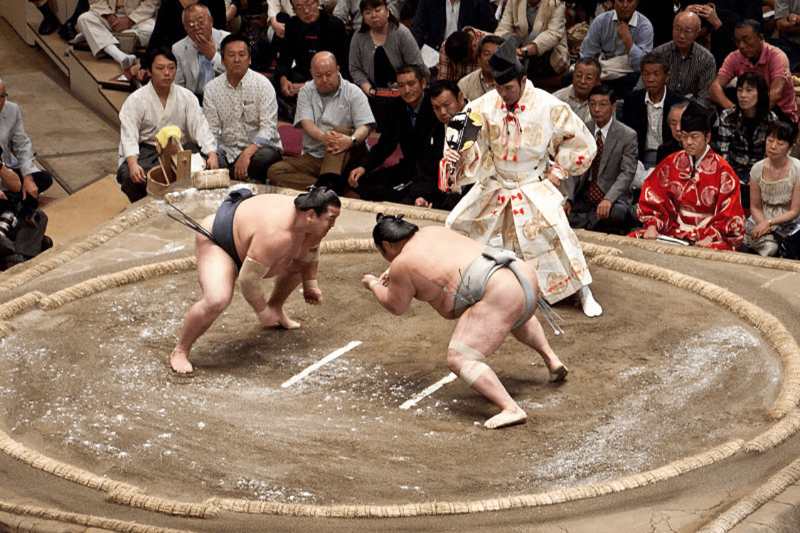 Sumo là một trong những biểu tượng văn hóa đặc trưng của Nhật Bản (Ảnh: Bucket List Events).