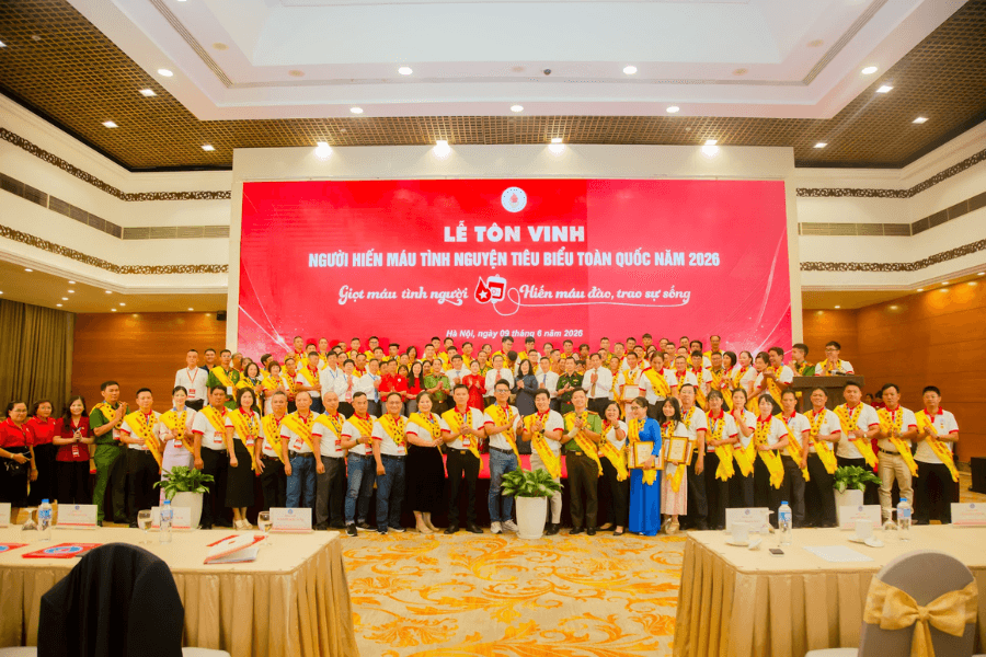 người lớn tuổi đủ điều kiện vẫn có thể hiến máu