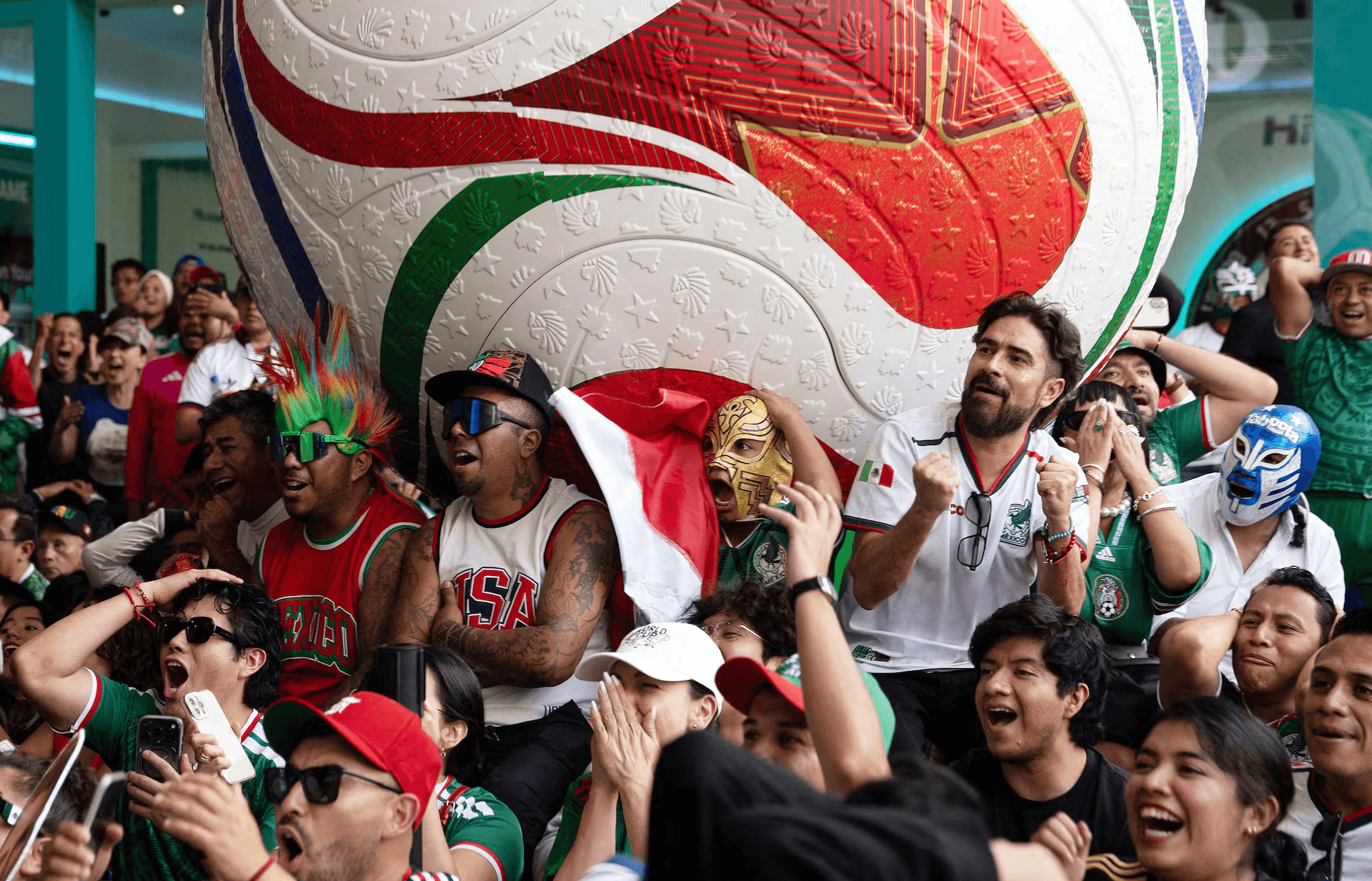 fan-ham-mo-gianh-qua-bong-khong-lo-cua-world-cup-2026.png