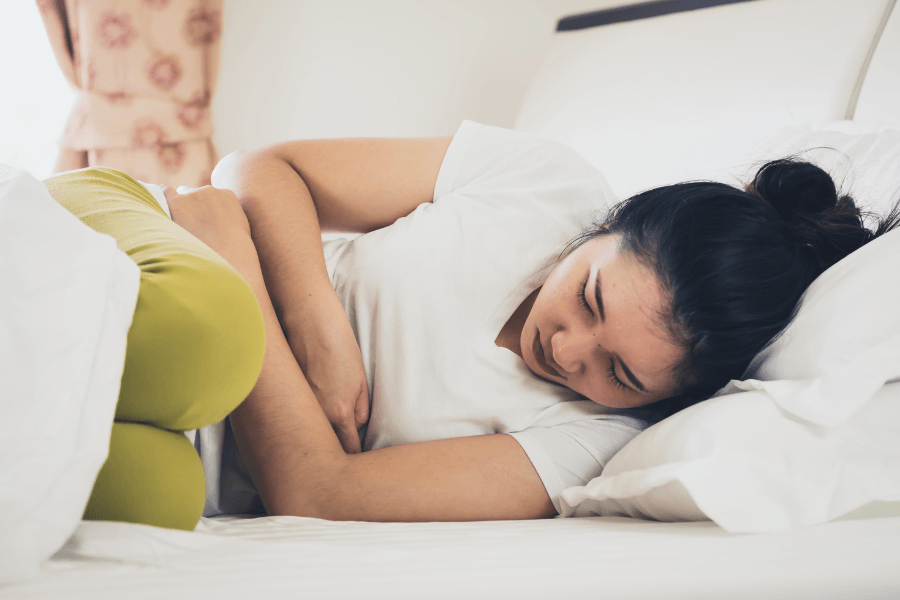 Phụ nữ không nên bỏ qua các dấu hiệu bất thường kéo dài vì ung thư phụ khoa có thể âm thầm tiến triển trong thời gian dài