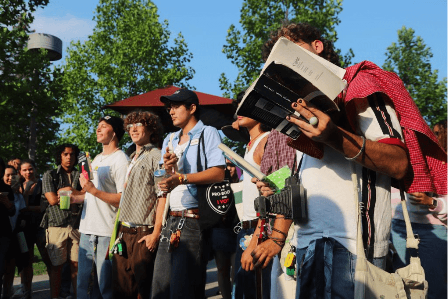 cuộc thi performative male