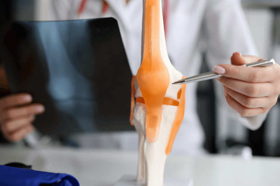 Vật liệu của khớp nhân tạo và kỹ thuật phẫu thuật hiện nay rất tiên tiến nên khớp bền lâu hơn