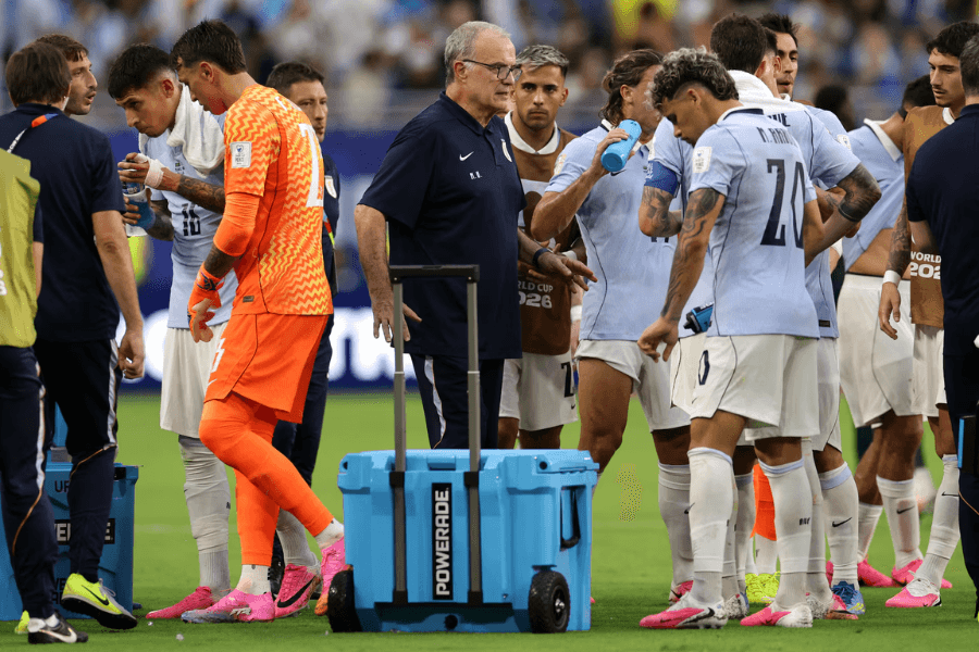 hydration breaks là một biện pháp bảo vệ sức khỏe vận động viên trong bối nhiệt độ thời tiết cao