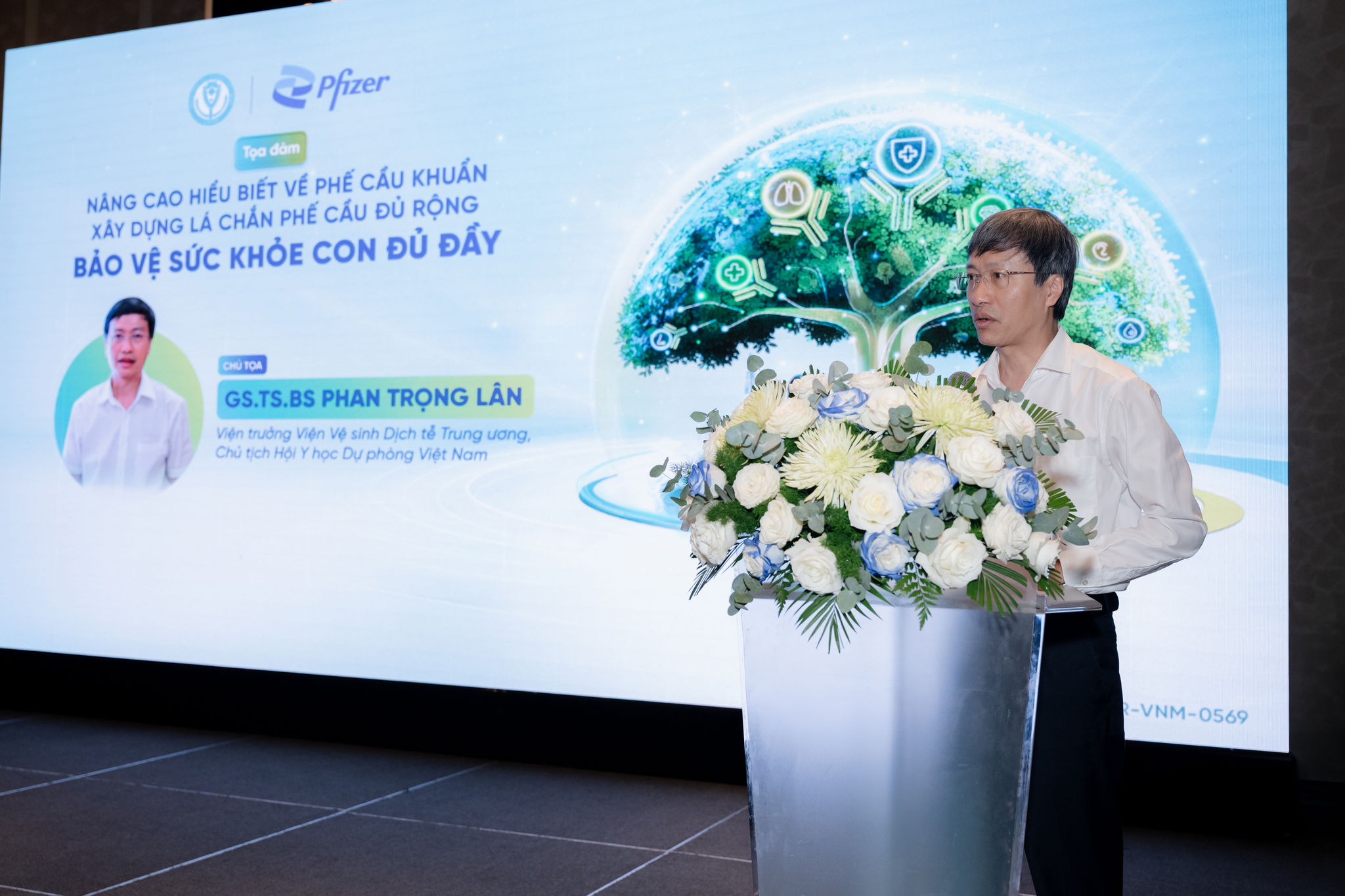 GS.TS.BS Phan Trọng Lân, Viện trưởng Viện Vệ sinh Dịch tễ Trung ương, Chủ tịch Hội Y học Dự phòng Việt Nam chia sẻ về nguy cơ và gánh nặng bệnh do phế cầu khuẩn ở trẻ em tại buổi tọa đàm