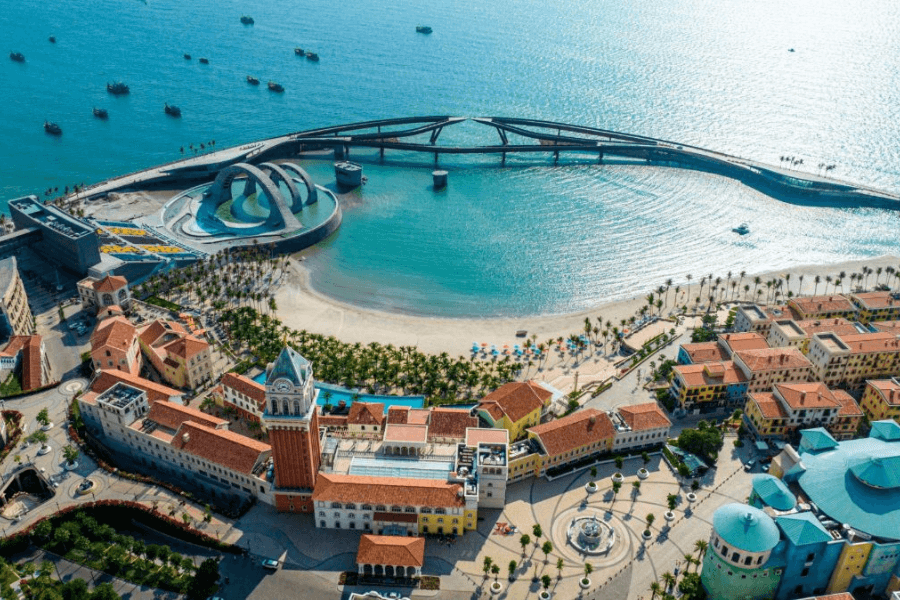 Phú Quốc đón 5,7 triệu lượt khách trong 6 tháng
