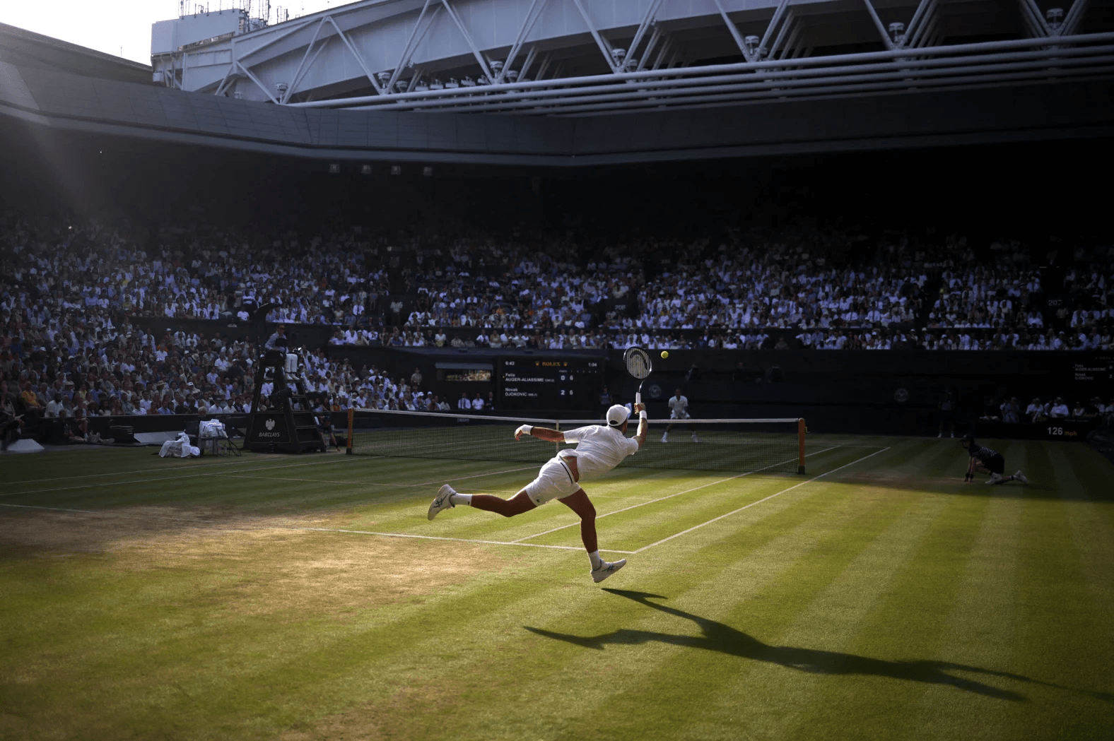 Novak Djokovic giành quyền vào bán kết Wimbledon sau khi vượt qua Felix Auger-Aliassime