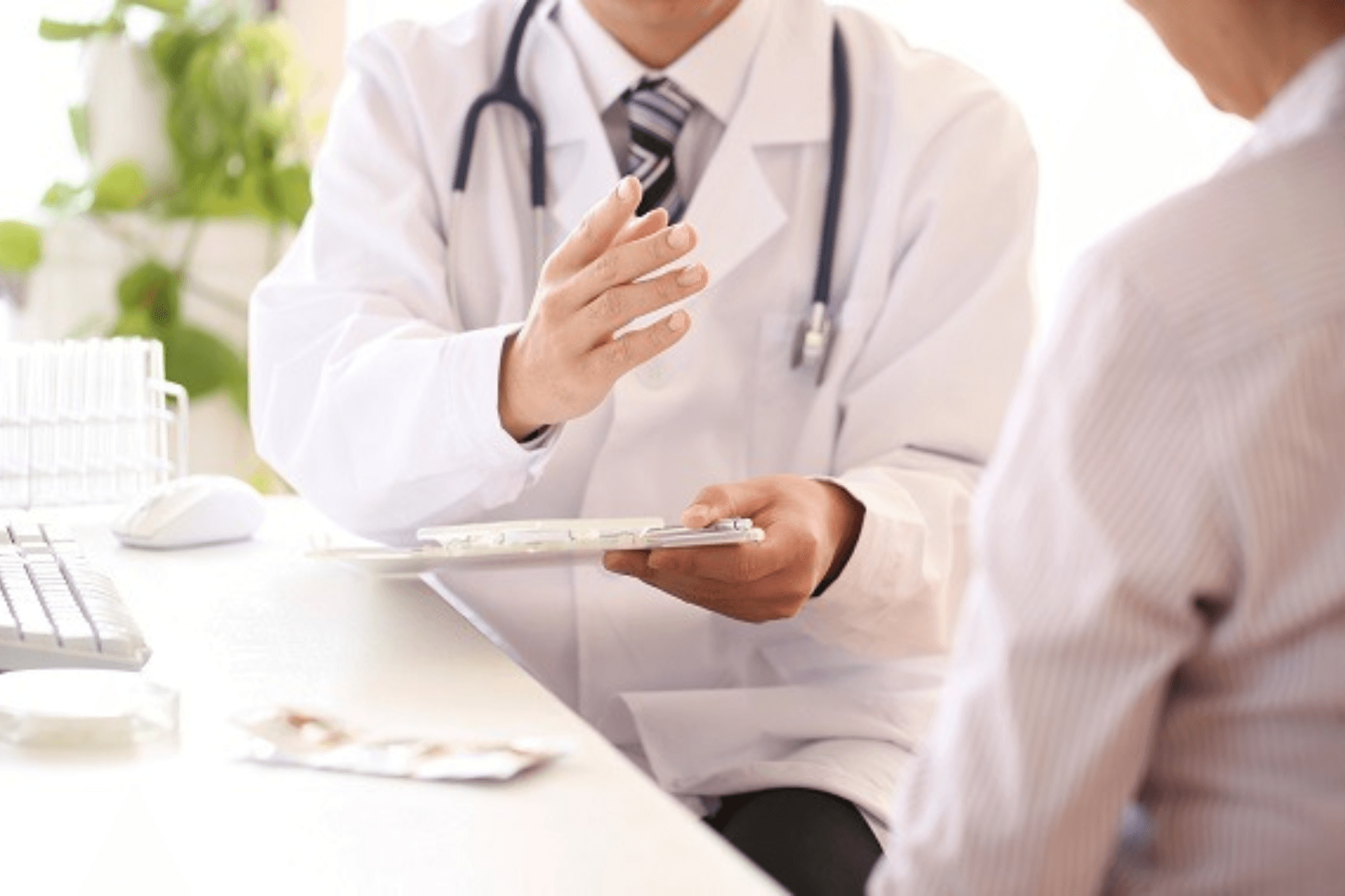 Khám sức khỏe định kỳ là thời điểm phù hợp để mỗi người nhìn lại tình trạng tiêm chủng của mình