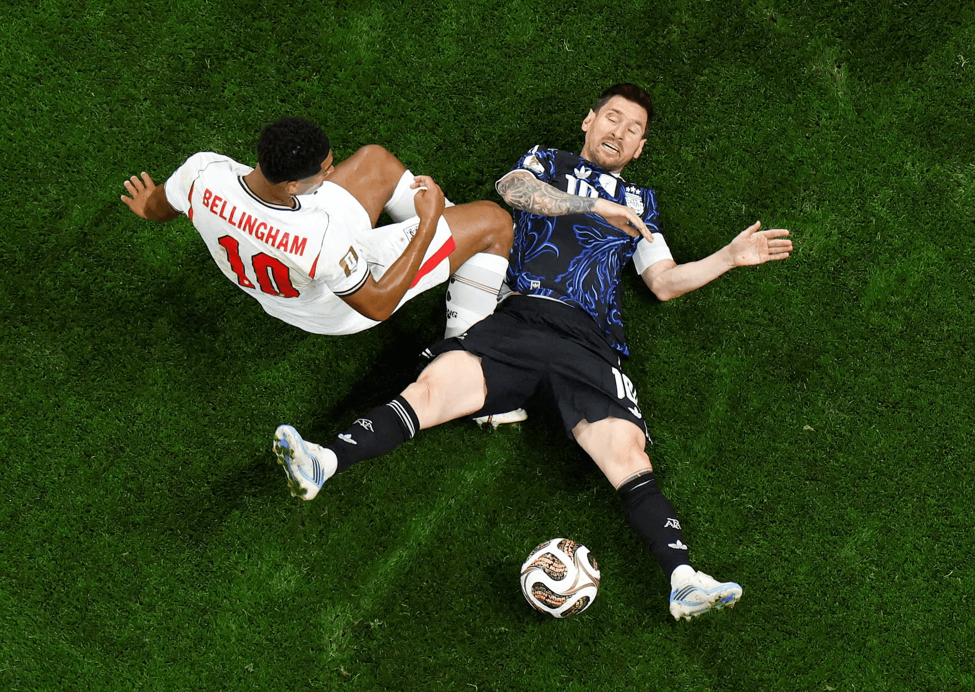 bellingham-tranh-bong-voi-messi.png