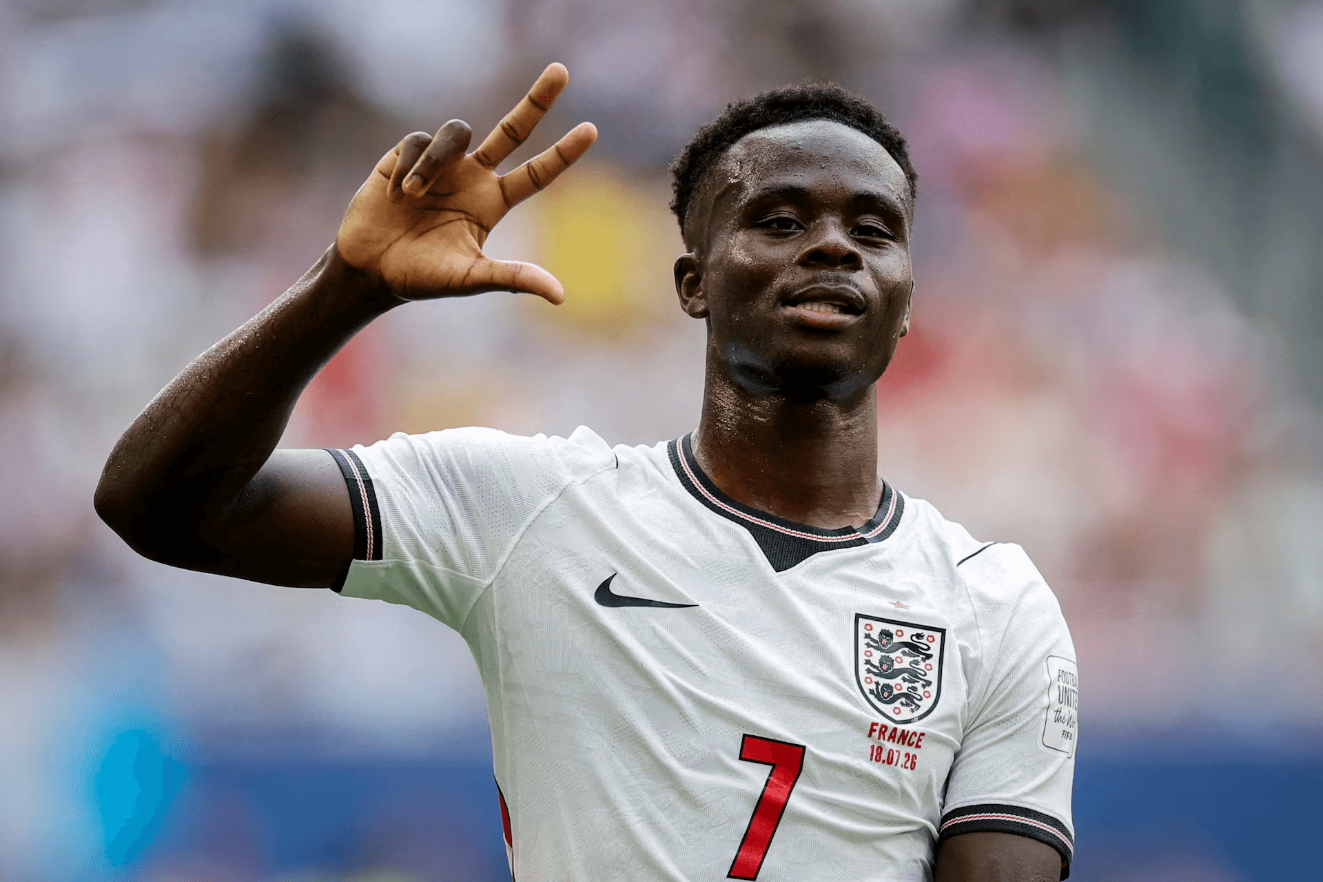 ukayo Saka tỏa sáng rực rỡ khi hoàn tất cú hat-trick