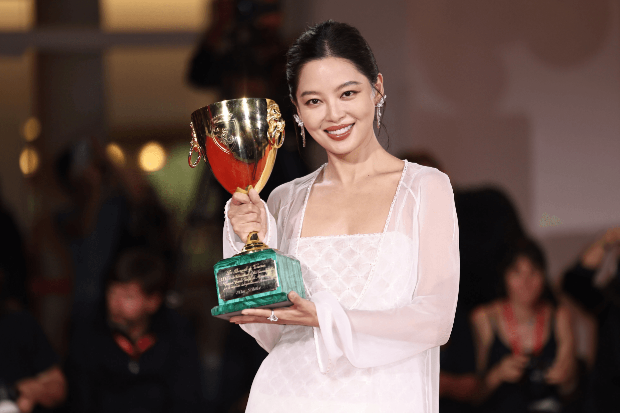 Tân Chỉ Lôi thắng hạng mục