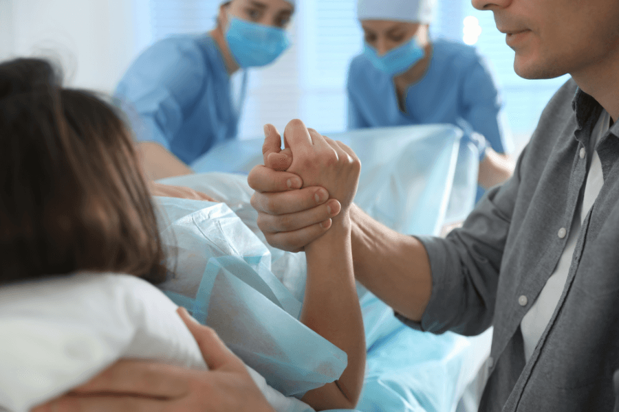 người đồng hành cần là người mang lại cho sản phụ cảm giác an toàn, được tôn trọng và có thể bình tĩnh ở bên trong những lúc cô ấy cần nhất