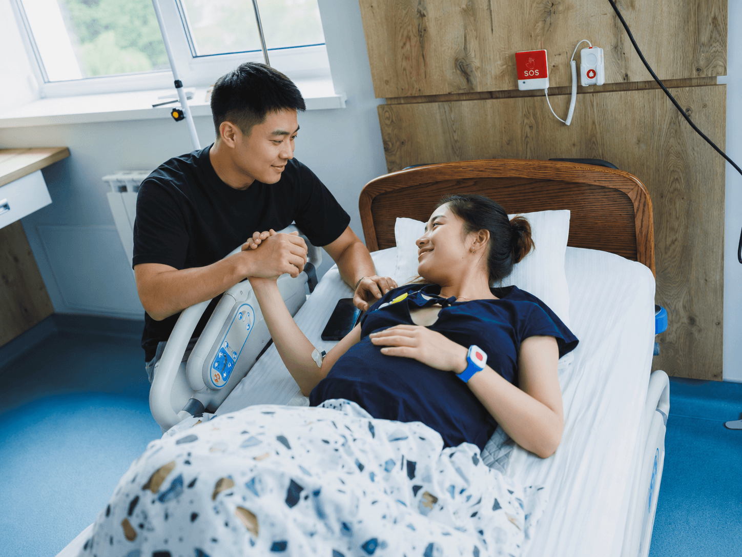 Người đồng hành có thể là chồng, bạn đời, thành viên trong gia đình hoặc một người bạn mà sản phụ tin tưởng.