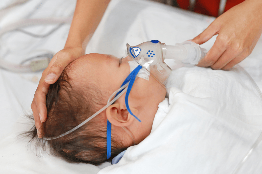 Con khỏe mạnh chưa chắc an toàn trước RSV: Mẹ có thể làm gì từ sớm?