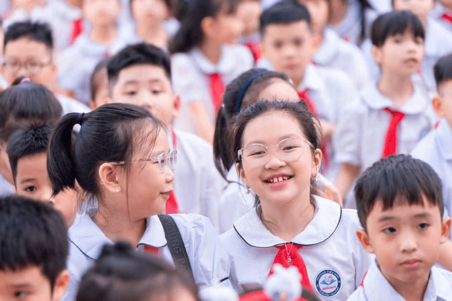 Gợi ý 6 vật dụng 'nhỏ mà có võ' giúp ba mẹ bớt lo khi trẻ trở lại trường