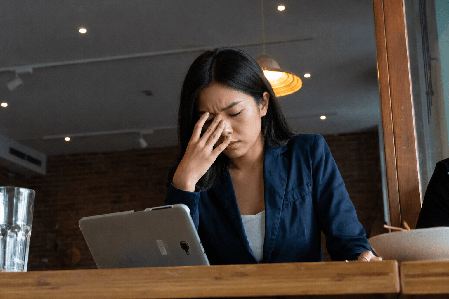 Những biểu hiện không đột quỵ không đặc hiệu dễ bị xem nhẹ là chúng khá giống với nhiều vấn đề thường gặp