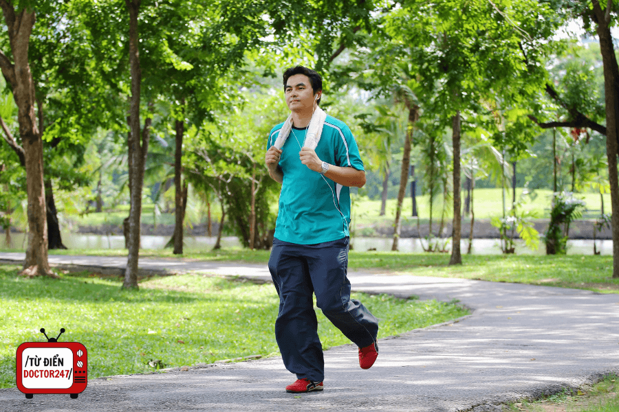 Lymphatic walking là gì? Giải thích xu hướng đi bộ đang lan truyền trên mạng xã hội 