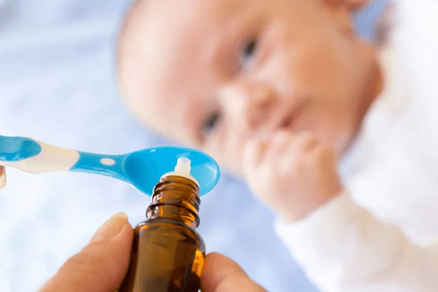 trẻ bú mẹ hoàn toàn hoặc kết hợp sữa mẹ với sữa công thức thường cần bổ sung vitamin D từ những ngày đầu sau sinh