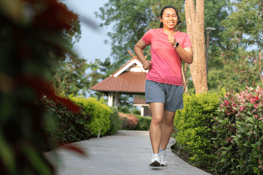 Bạn đi bộ, ăn uống lành mạnh nhưng việc kiểm soát đường huyết không đạt như mong đợi. (Ảnh minh họa)