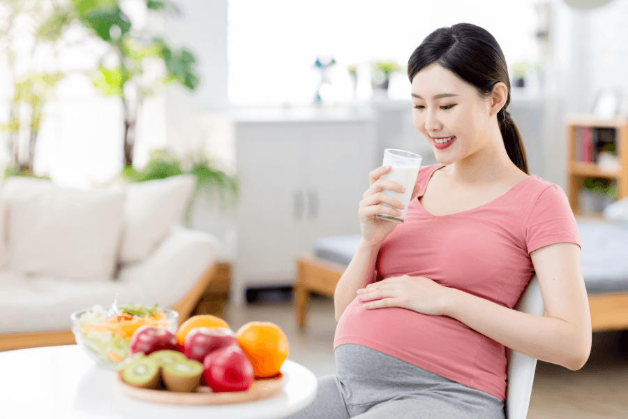 Sữa cho phụ nữ mang thai thường được bổ sung thêm nhiều vitamin và khoáng chất nhằm đáp ứng nhu cầu dinh dưỡng tăng lên trong giai đoạn này