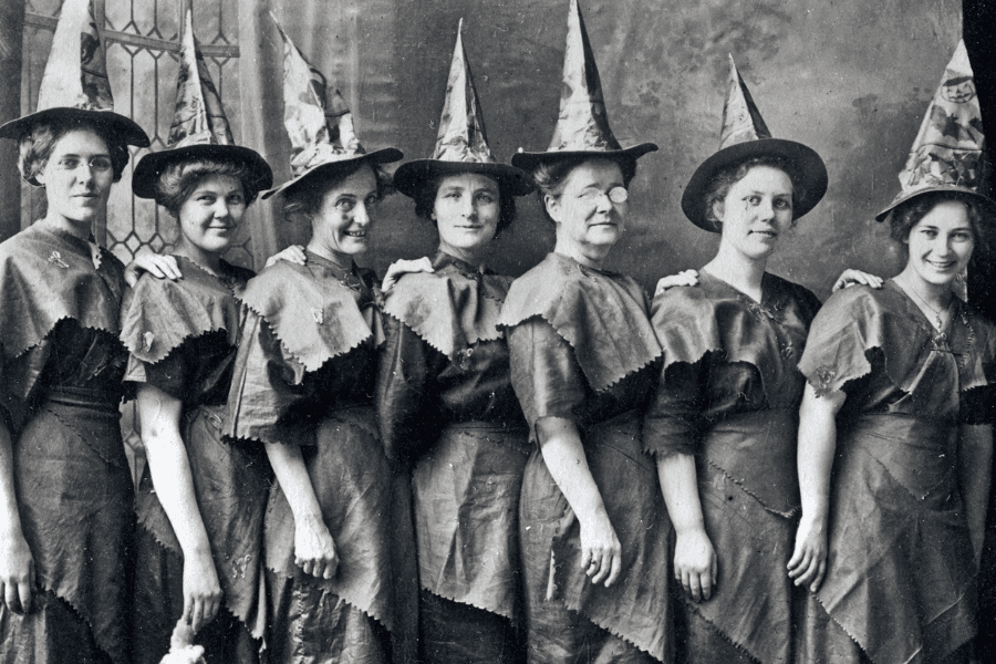 mot-so-cach-hoa-trang-halloween-vao-thoi-xua.png