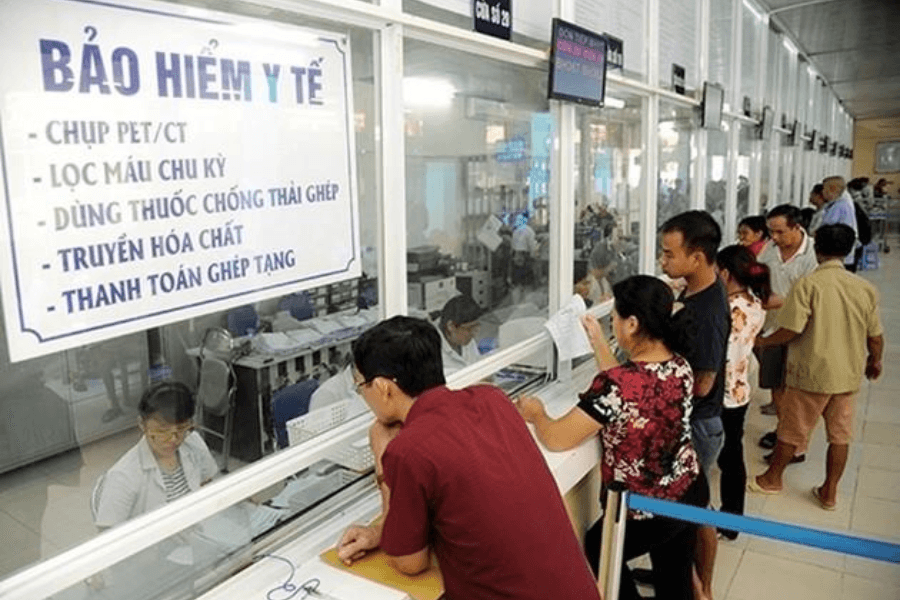 người bệnh nên giữ hóa đơn, bảng kê chi phí, giấy ra viện và các chứng từ liên quan để đảm bảo quyền lợi của mình