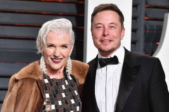 Mẹ tỷ phú Elon Musk chống lão hóa ngoạn mục ra sao ở tuổi 74?