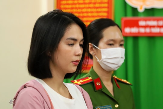 Từ vụ Ngọc Trinh bị bắt: lái mô tô sao cho an toàn?