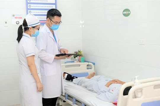 Người dân dùng hồ sơ sức khỏe điện tử thay cho sổ khám bệnh