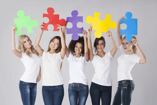 Năm mới trở thành 'tảng đá vững chãi', dẹp tranh cãi, chê bai